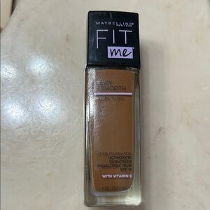 Maybelline Fit Me Dewy + Smooth Foundation - Brown